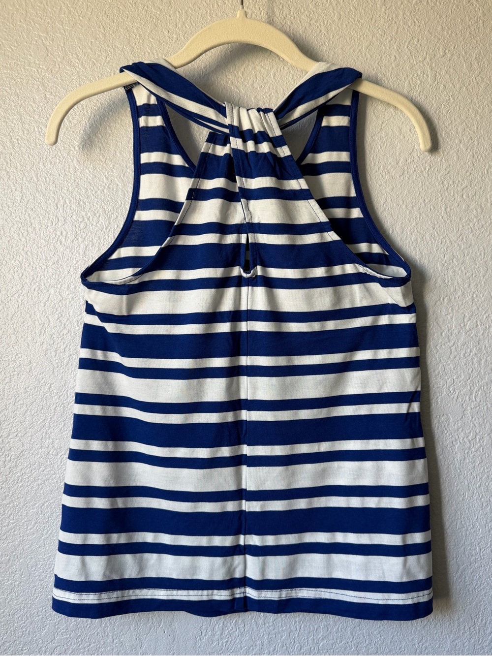 Skies are Blue Keyhole Back Knit Tank Top, Like New, Small - Picture 4 of 11